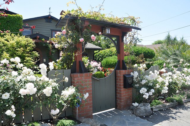 2013_Gate_and_Garden_Tour_09