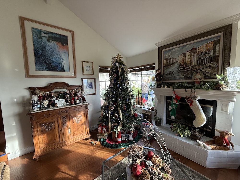 L Goodlad tree & living room